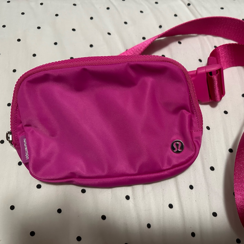 Lululemon belt bag pink